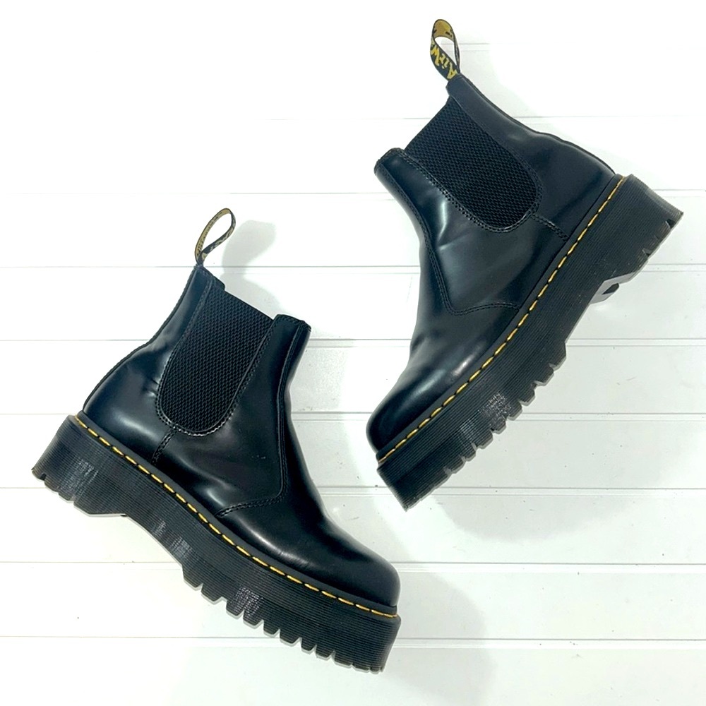 Dr. Martens 2976 Quad Smooth Leather Chelsea Platform Boot